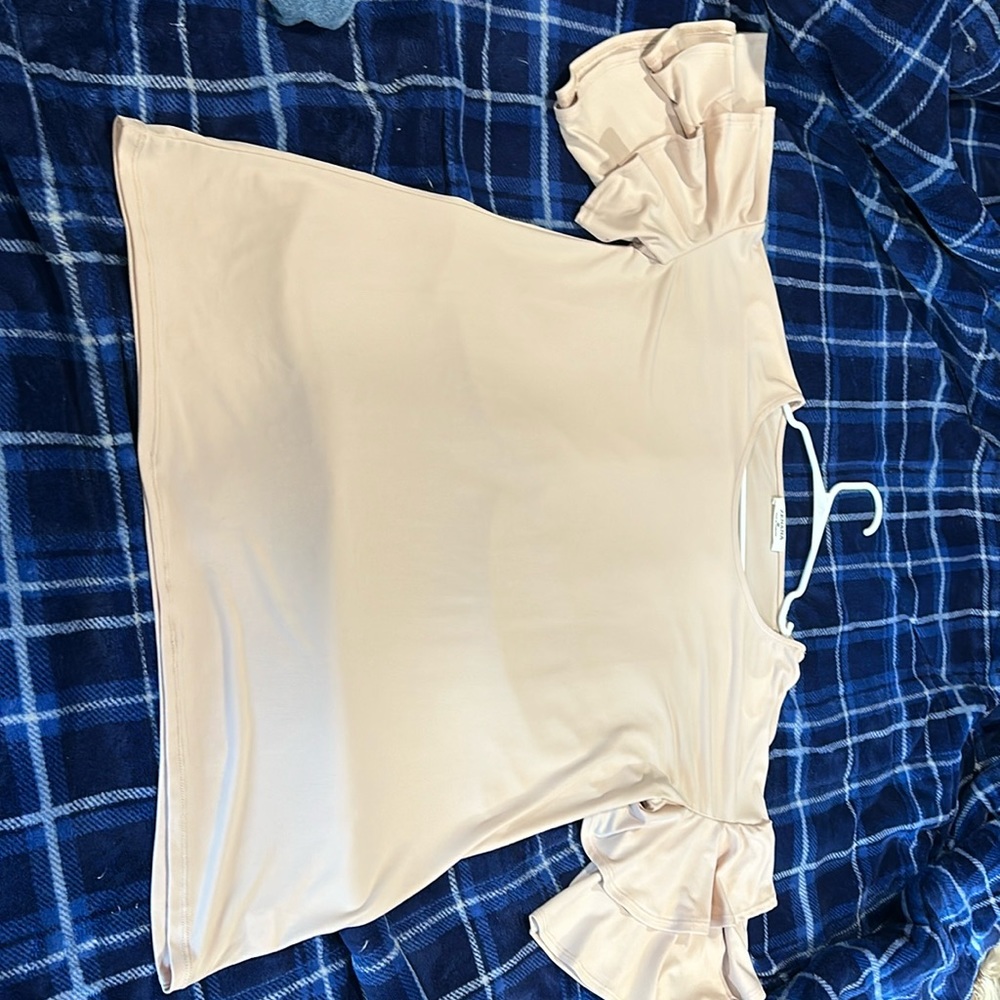 Zenana ruffled sleeves size medium
